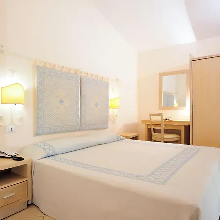 Club & Village Cala Fiorita 4*