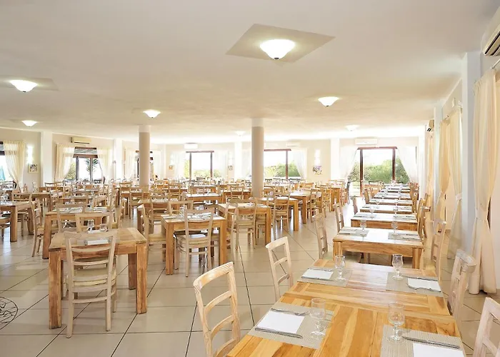 מלון Club & Village Cala Fiorita 4*