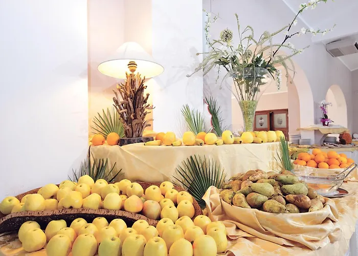 Club & Village Cala Fiorita 酒店 Agrustos