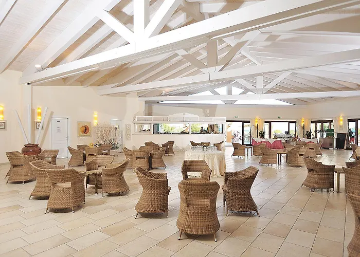 Club & Village Cala Fiorita 酒店 4*