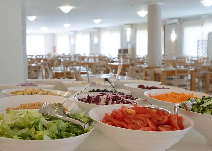 מלון Club & Village Cala Fiorita Agrustos