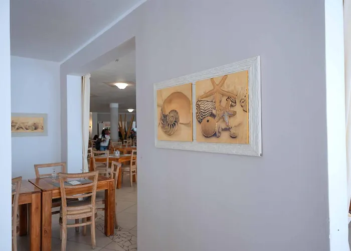 Club & Village Cala Fiorita 酒店 Agrustos