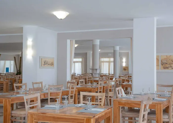 Club & Village Cala Fiorita 4* Agrustos