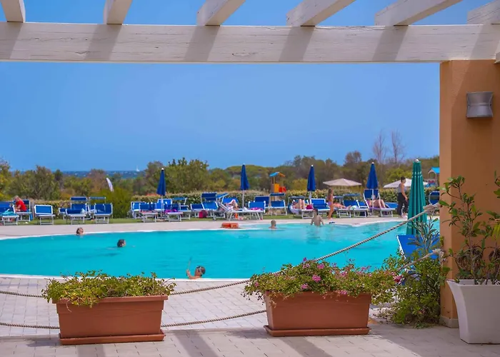 Club & Village Cala Fiorita 酒店 Agrustos