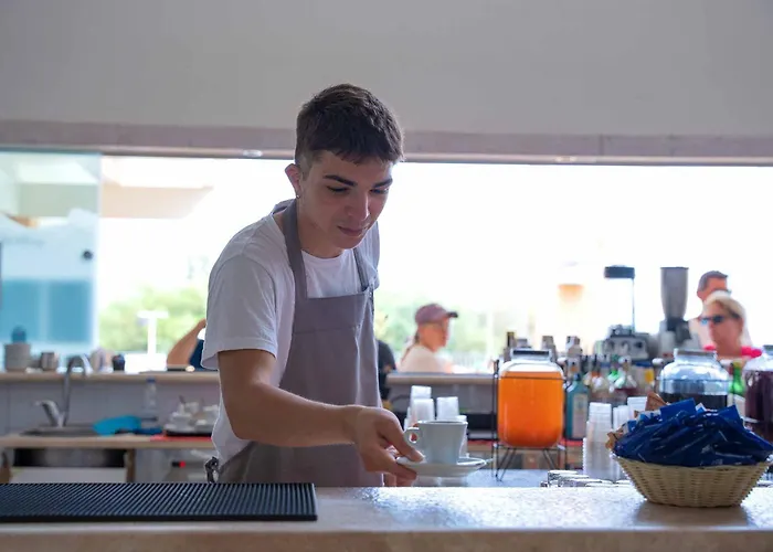 Club & Village Cala Fiorita 酒店 4*