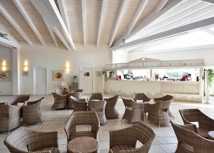 Club & Village Cala Fiorita 酒店 Agrustos